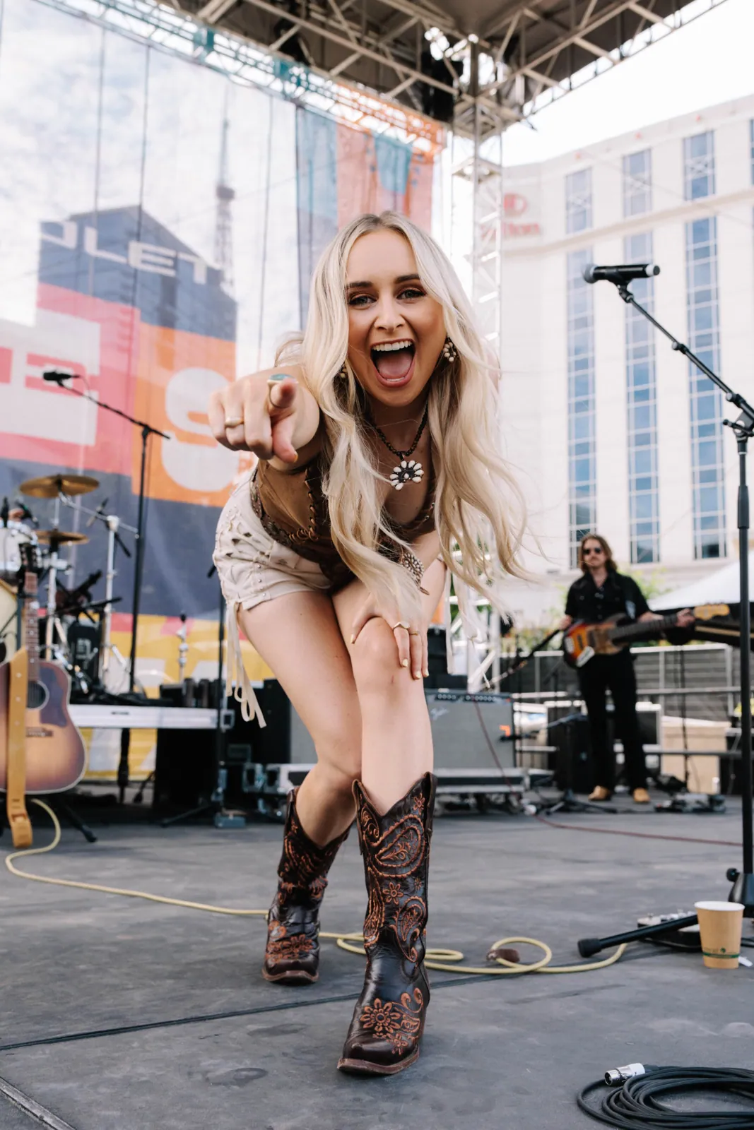 Melanie Dyer performing live in Nashville
